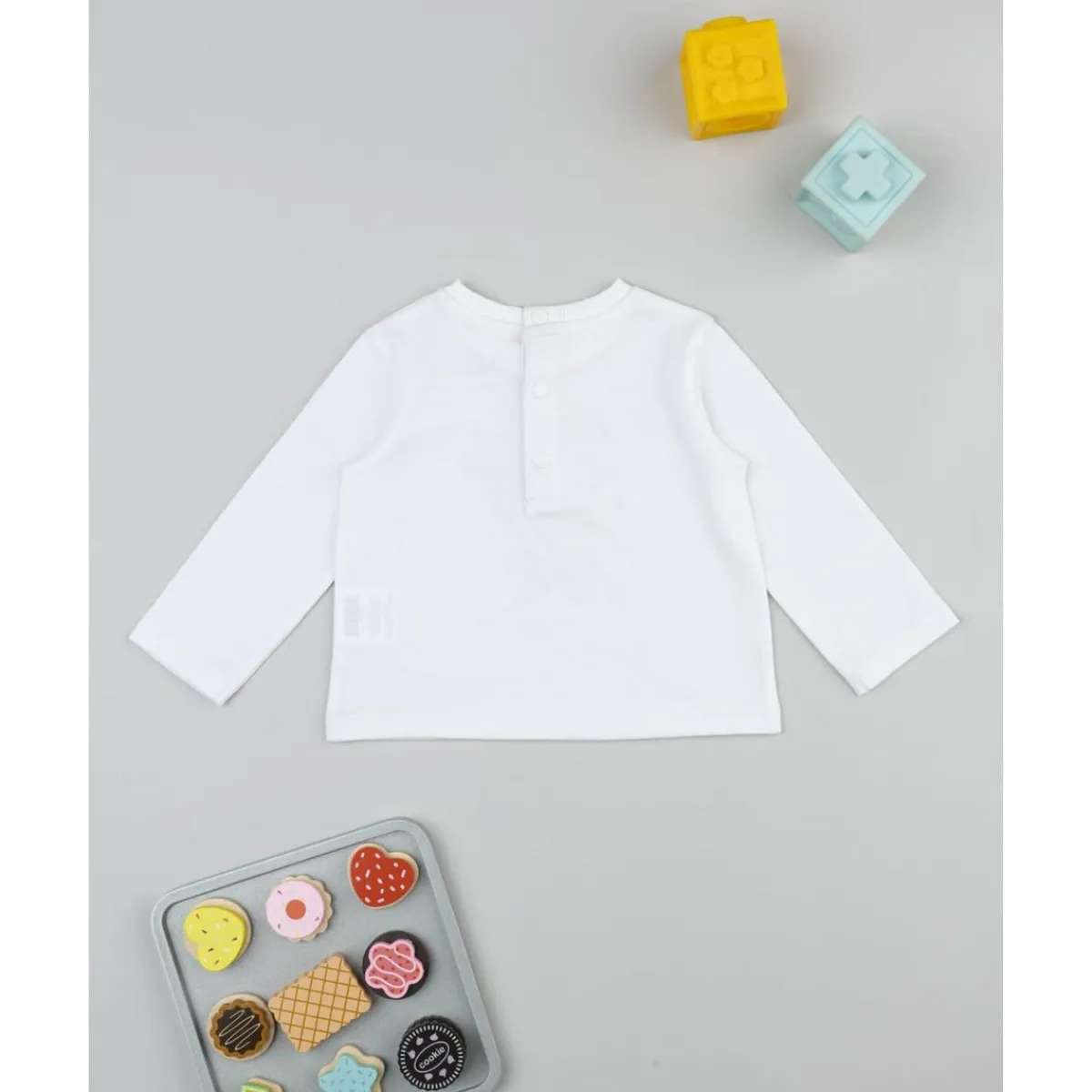 Camiseta de bebé blanca Little Friends*Prenatal Clearance