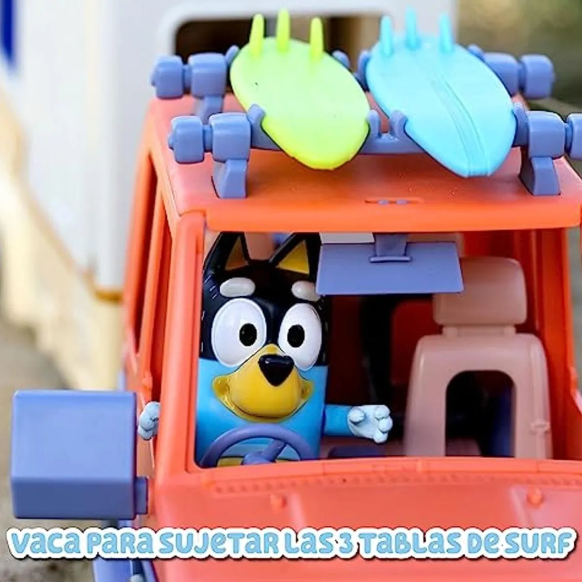 Outlet - Bluey - Vehículo de vacaciones con tablas de surf y figurita articulada ㅤ Coleccionables Y Mini Mundos