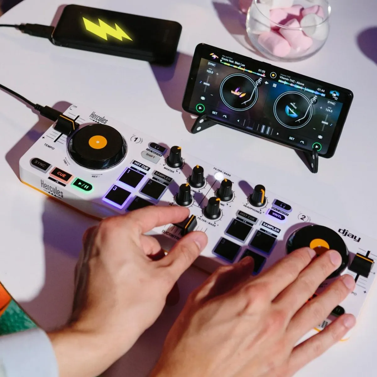 Hercules - Mesa mezclas DJControl Mix*TOYS "R" US Online