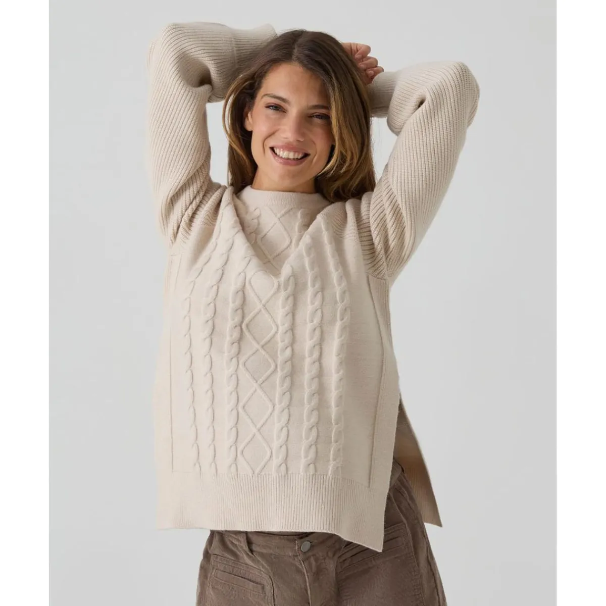 Jersey tricot premamá beige con textura trenzada*Prenatal Clearance