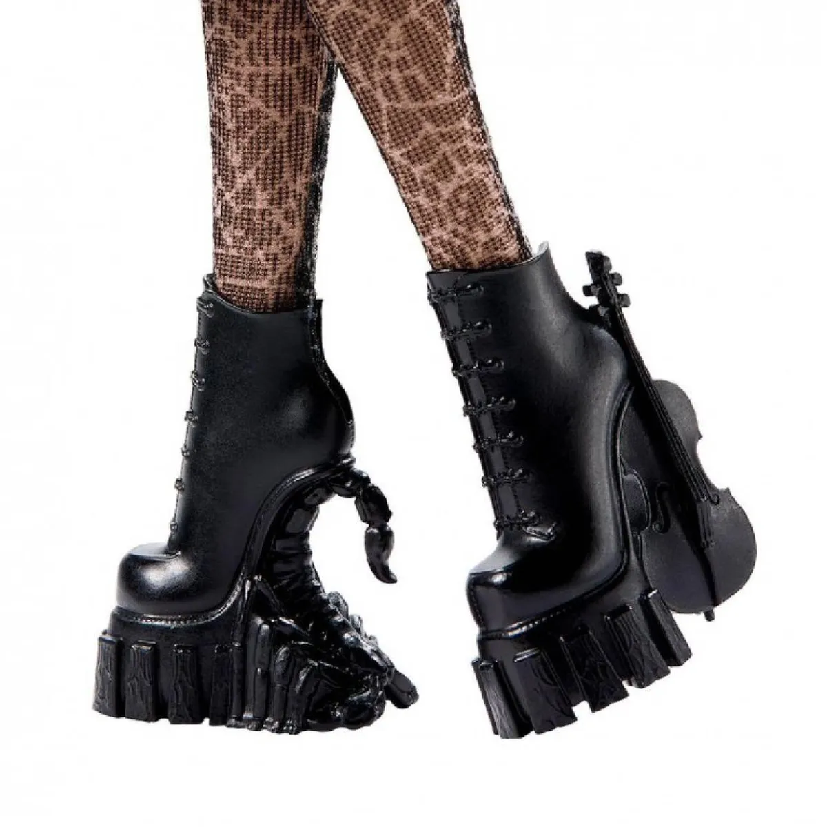 - Miércoles con uniforme del colegio*MONSTER HIGH Outlet