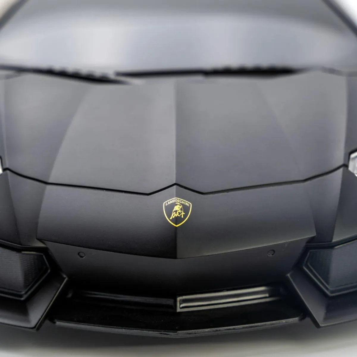 Motor & Co - RC Lamborghini Aventador 1:10*MOTORI & CO New