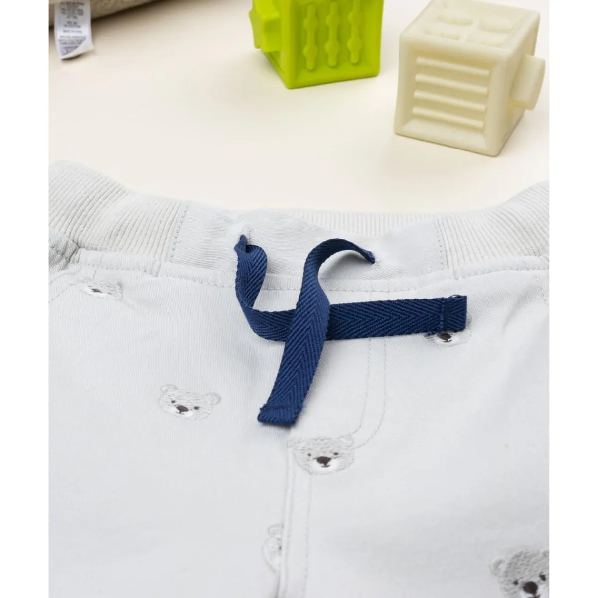 Pantalón beige de niño con estampado allover de ositos*Prenatal