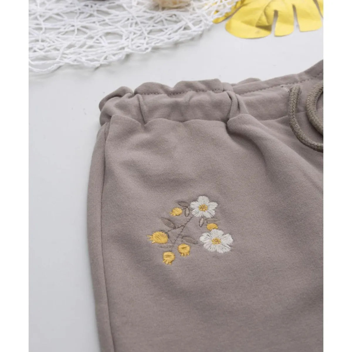 Pantalón marrón de felpa para niña con estampado de Minnie*Prenatal New