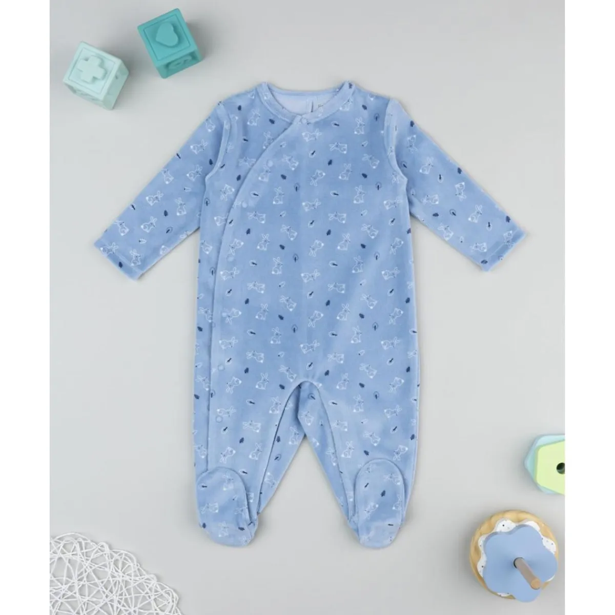 Pelele azul de niño con conejitos*Prenatal Clearance