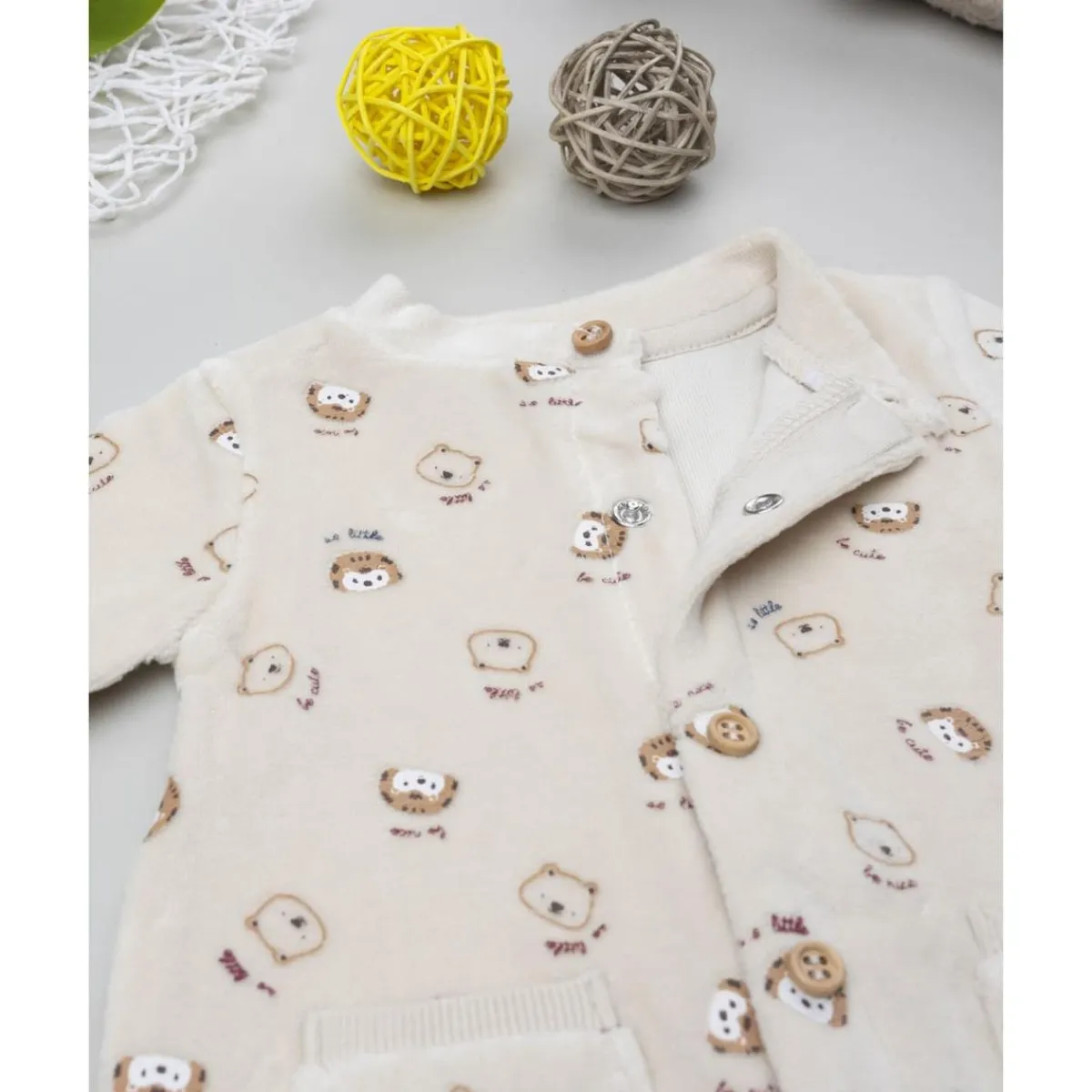Pelele de terciopelo beige con estampado animalitos*Prenatal New