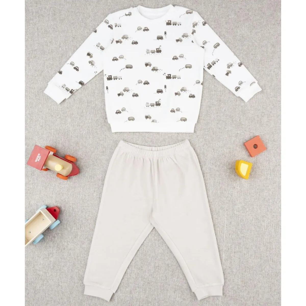 Pijama niño beige autos allover*Prenatal Best
