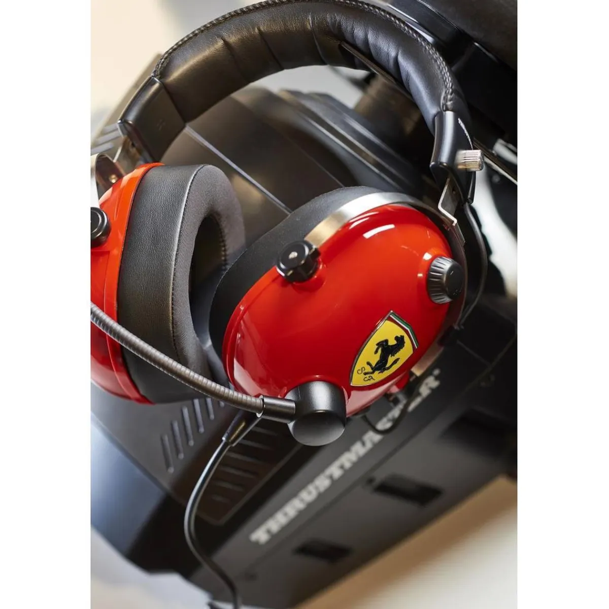 Thrustmaster - Auriculares Gaming T.Racing Ferrari Edition para PS4 / XboxOne / PC*TOYS "R" US New